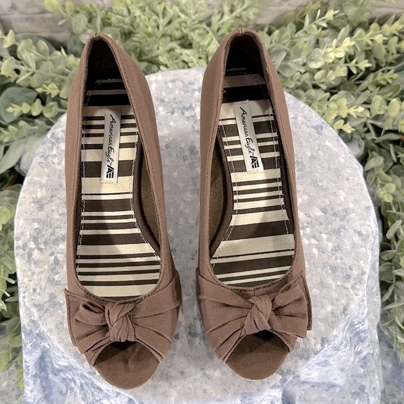 American Eagle by Payless Brown Open Toe Pleated Bow Cork Wedges WMS 7.5M✨NWOT✨ - Picture 3 of 9